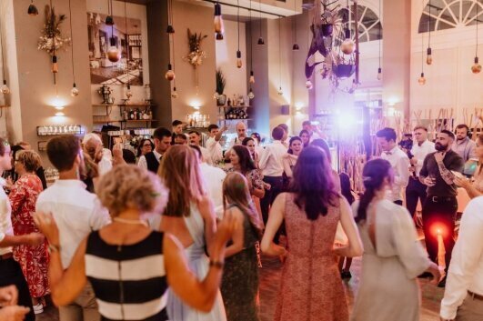 Heiraten mit ausgelassener Party in Rhein Main